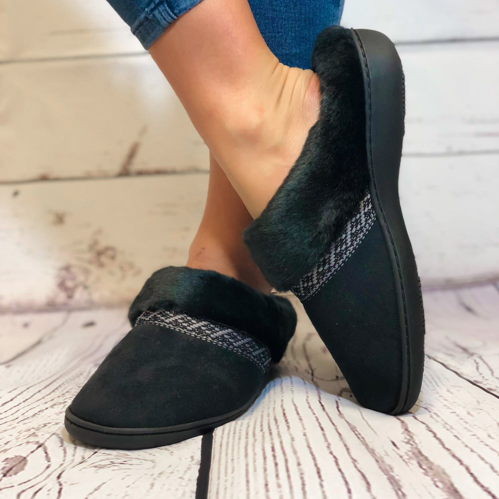 Isotoner microsuede online slippers