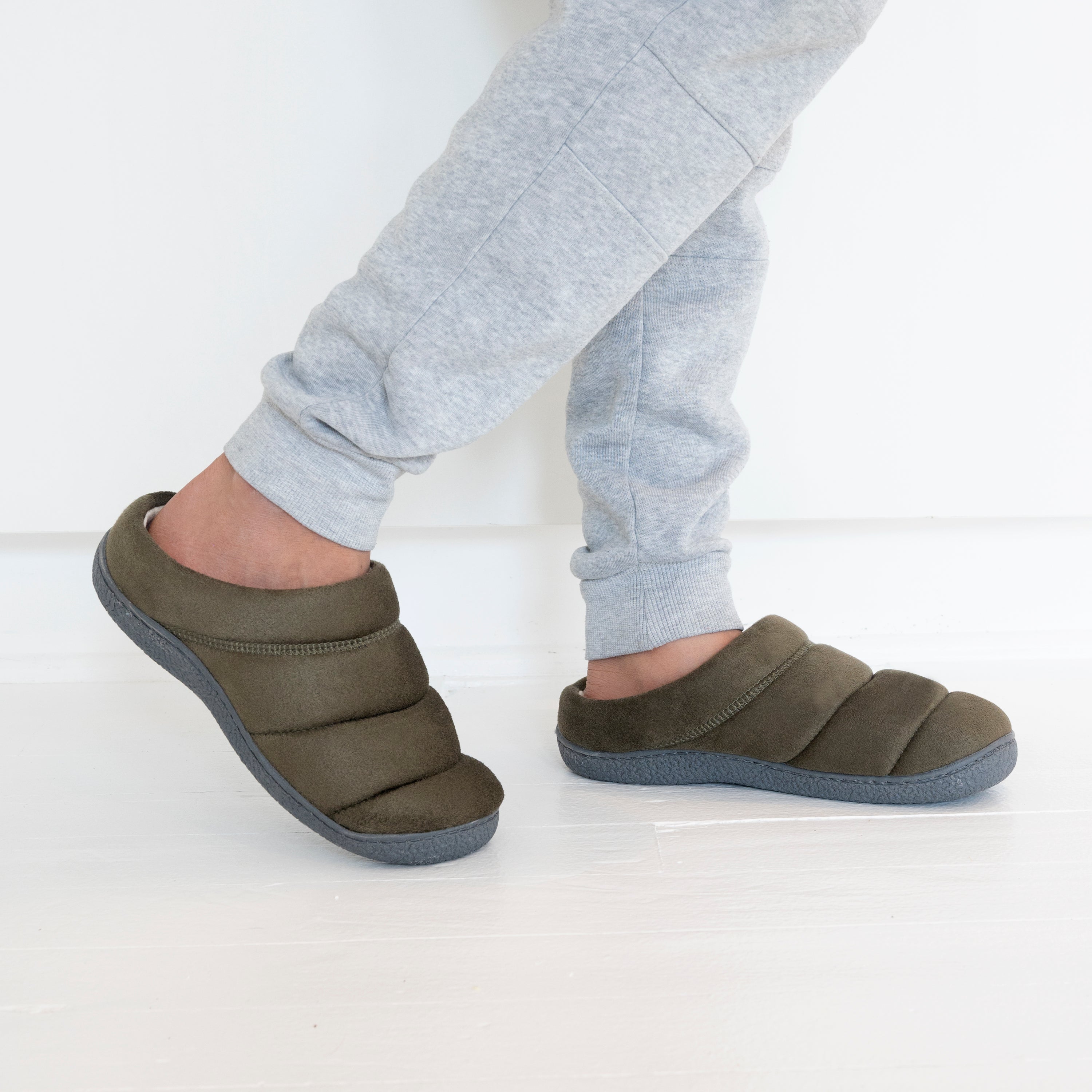 Men's clog store slippers